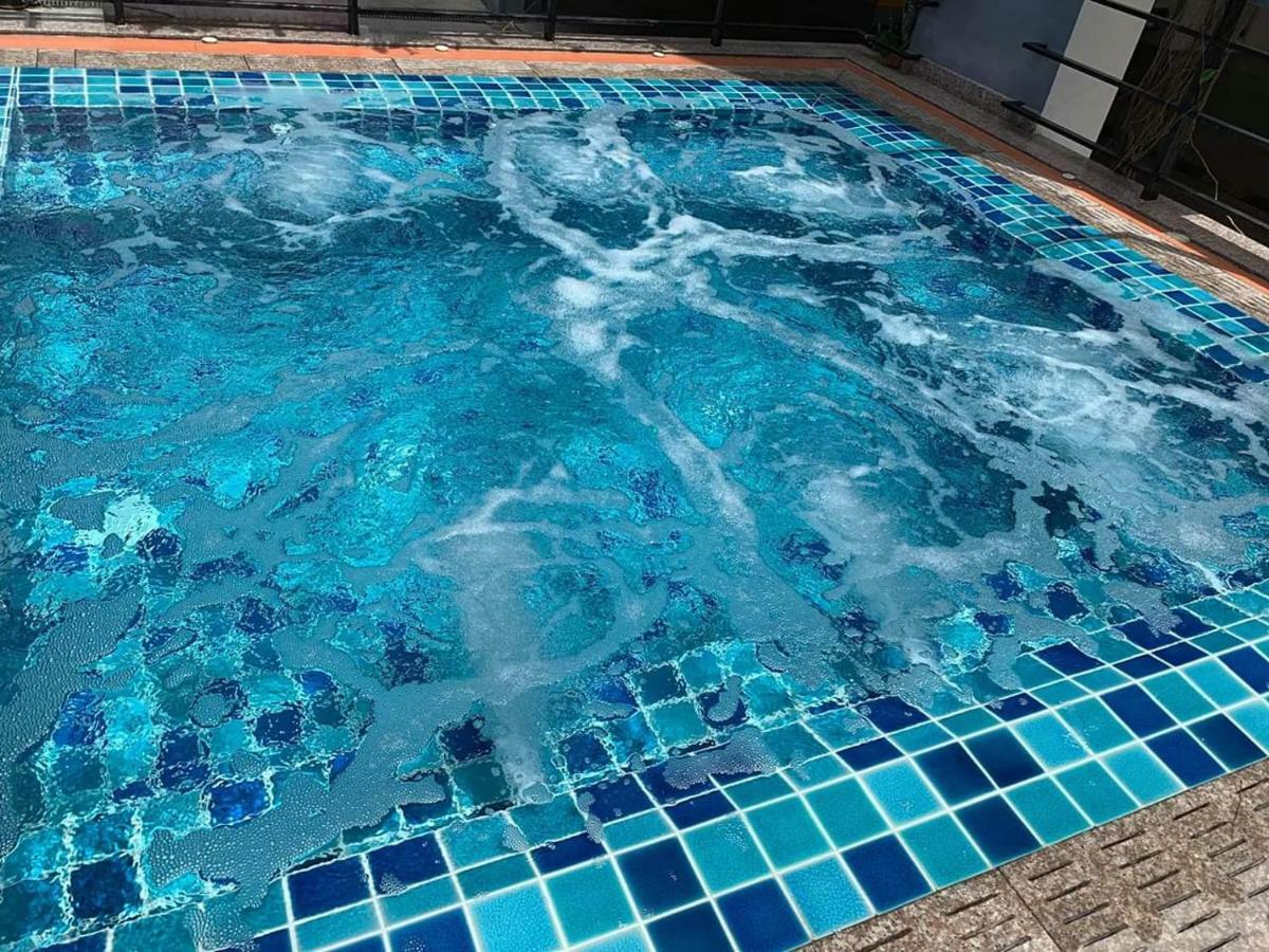 Trio Gems Condo Pattaya, Thailand ジョムティエンビーチ エクステリア 写真